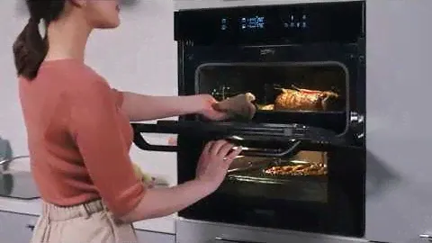 Духовой шкаф Samsung Dual Cook Flex: готовьте два разных блюда одновременно.
