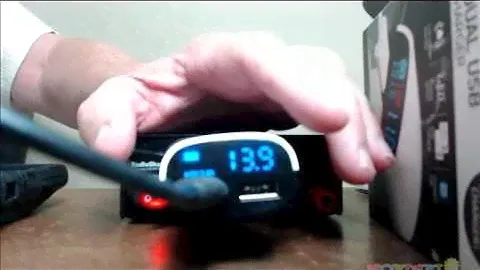 Автомобильное зарядное устройство со светодиодным экраном Dual USB
